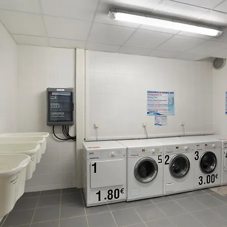 Nemea Stanford Апарт-отель