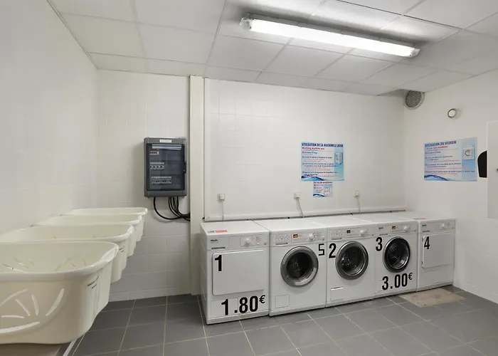 Nemea Stanford 公寓式酒店