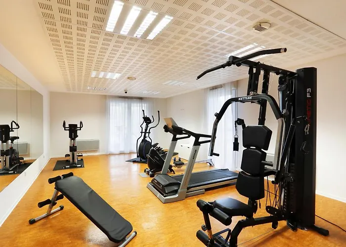 Nemea Stanford Апарт-отель Кан